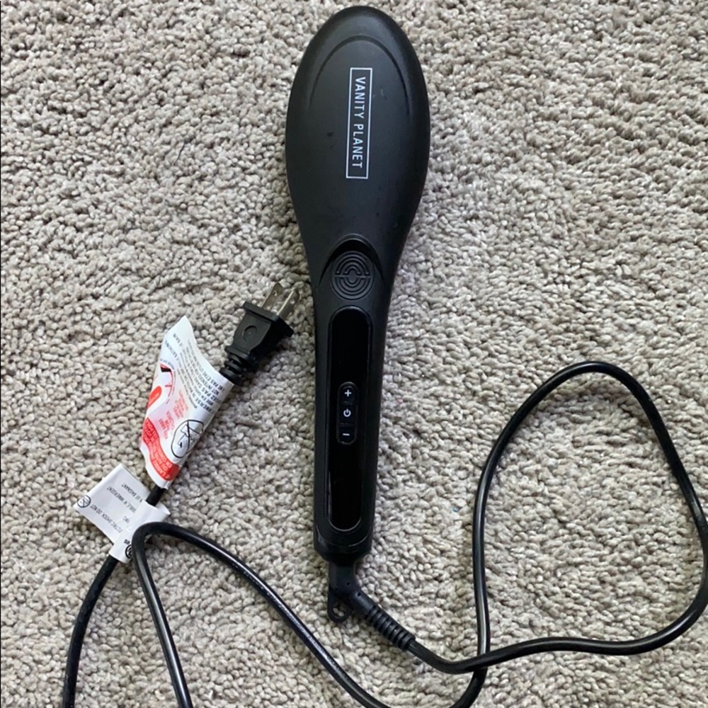 Brush straightener